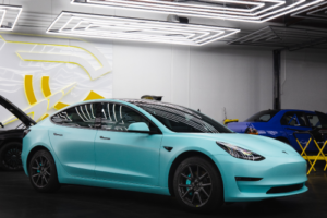 Diferencia entre las actualizaciones de OTA de Tesla y las actualizaciones de software de coches tradicionales