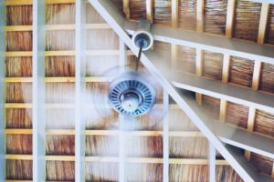 Dirección del ventilador de techo en verano