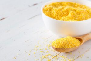 Harina de maíz en los jardines: uso de gluten de maíz para matar hormigas y malas hierbas