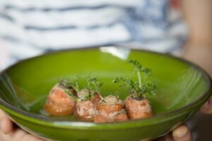 Cultivo de zanahorias a partir de tapas de zanahoria: ¿es posible?