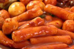 Tarta de arroz caliente y picante (Tteokbokki)