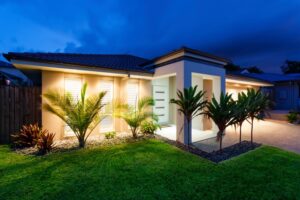 Ideas de iluminación exterior para obtener un brillo cálido en el exterior de tu hogar