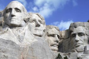 ¿Quiénes son los cuatro presidentes representados en el Monte Rushmore?