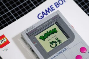 Un modder ya ha convertido a LEGO Game Boy en una computadora portátil laborista que juega cartuchos